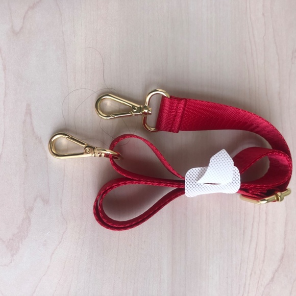 New Red and Pink Interior Tote Bag w/ Removable Crossbody Straps & Full Zipper - Picture 4 of 4